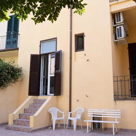 Palazzo Oliveto *